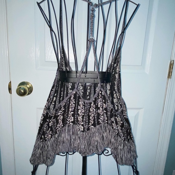 Loose fitting Racerback top - Picture 4 of 4